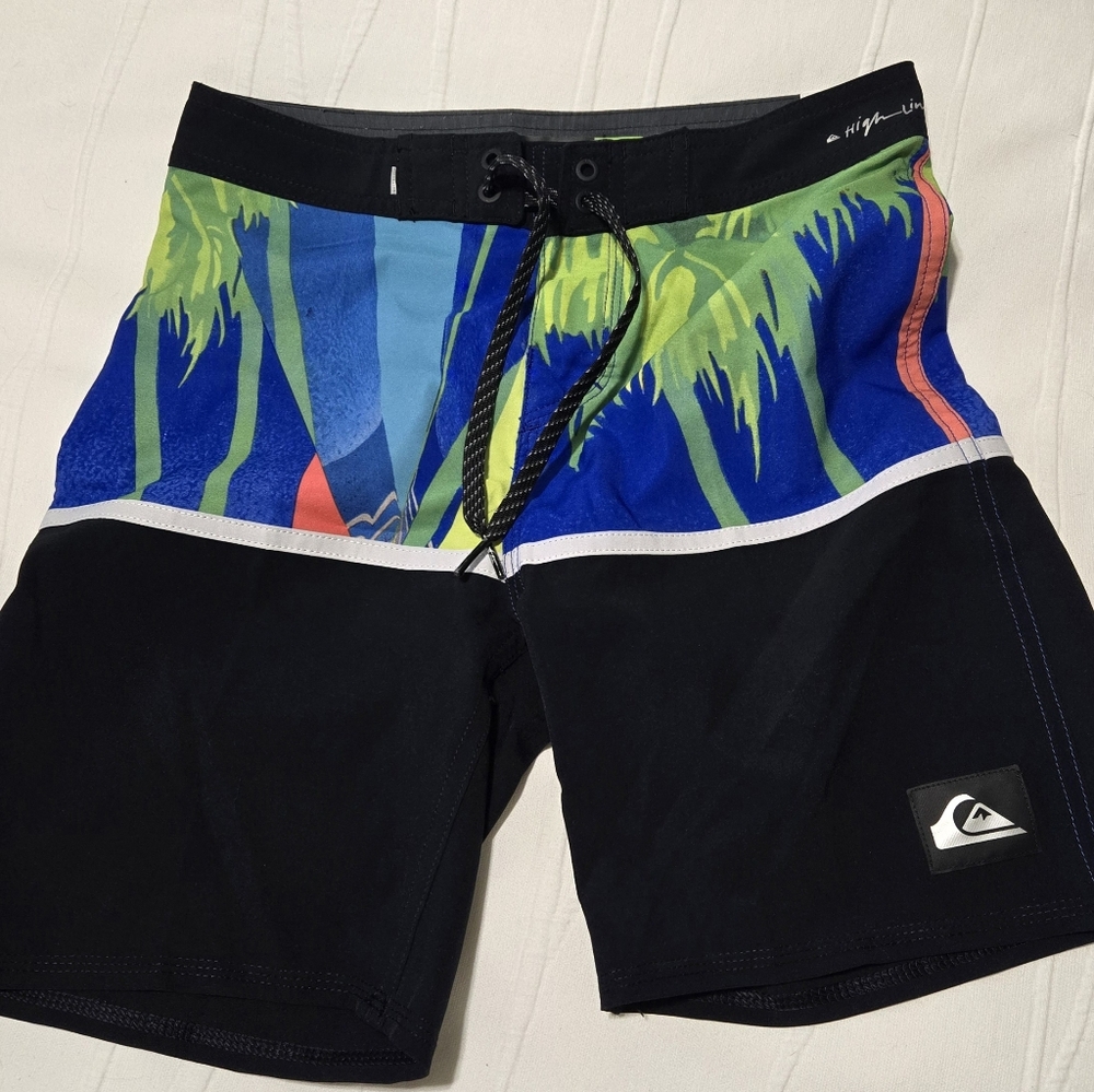 Boys Quicksilver Swim Shorts, Kids M